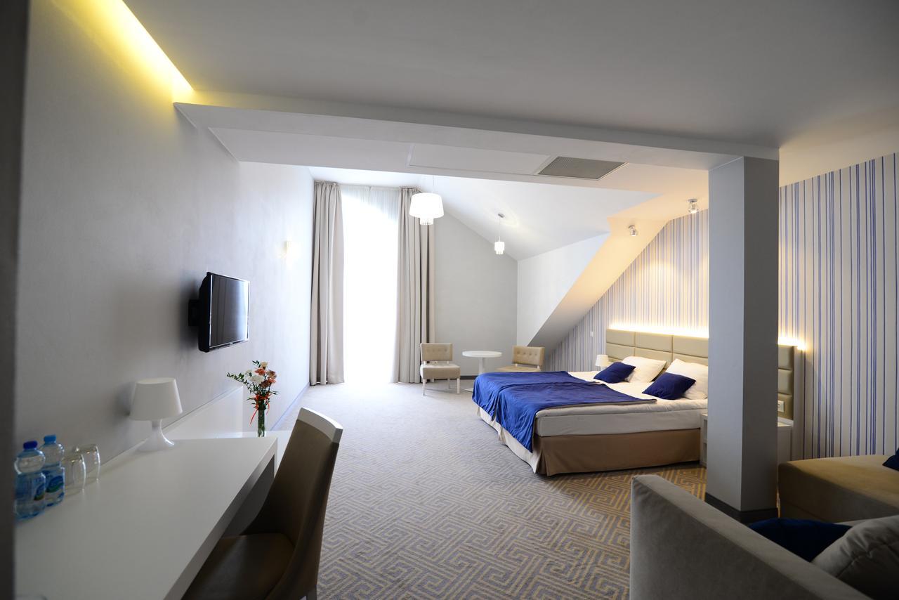 Hotel Aleksandria Siedlce Exteriör bild